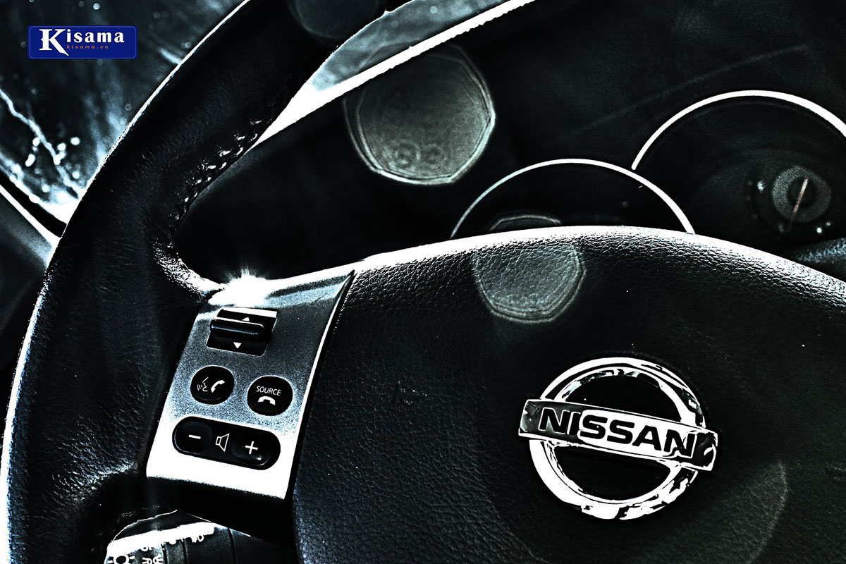 Logo Nissan